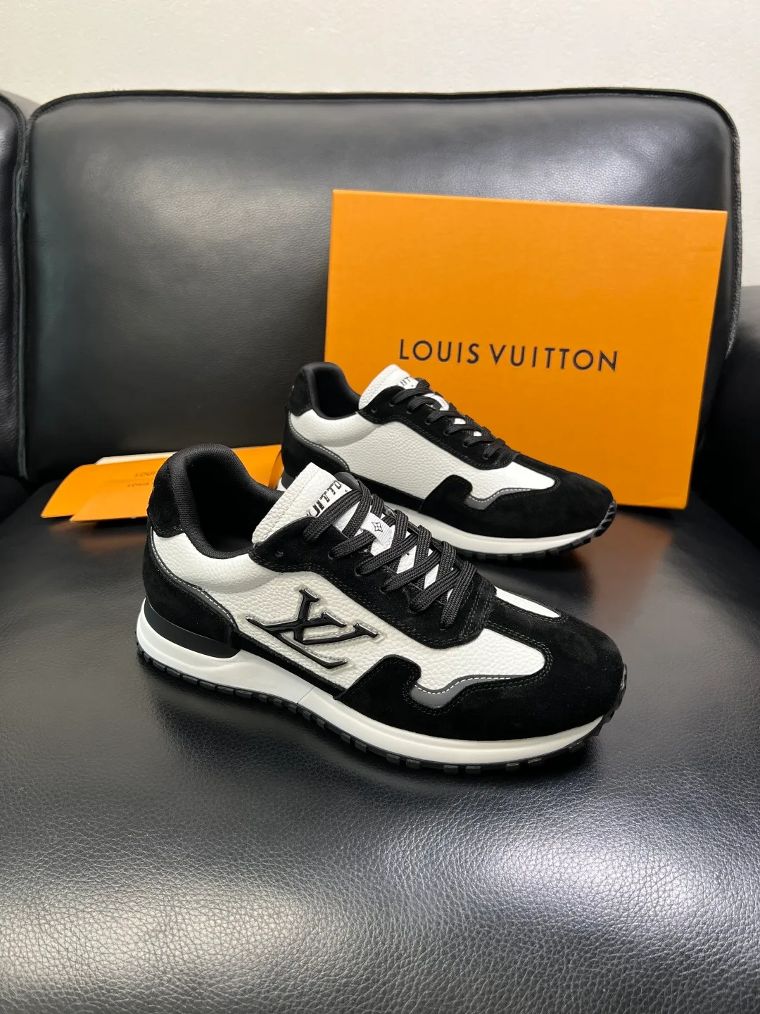 Men's shoes 💰620 Lv high quality top handicrafts Louis Vuitton, counters are equipped with original factory configuration, uppers are imported from Italy, high-quality splicing colorful complex handicrafts, imported cowhide lining is soft and comfortable, soles: original soles specially provided by the original factory, T men's shoes 💰U exclusive movable molded soles are super comfortable, original factory single goods, code number 39-44 (customized 38 45)